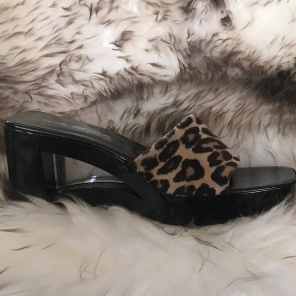 NWOB Via Spiga Italian Designer Haircalf leather Lucite Wedge 8M - Picture 2 of 11